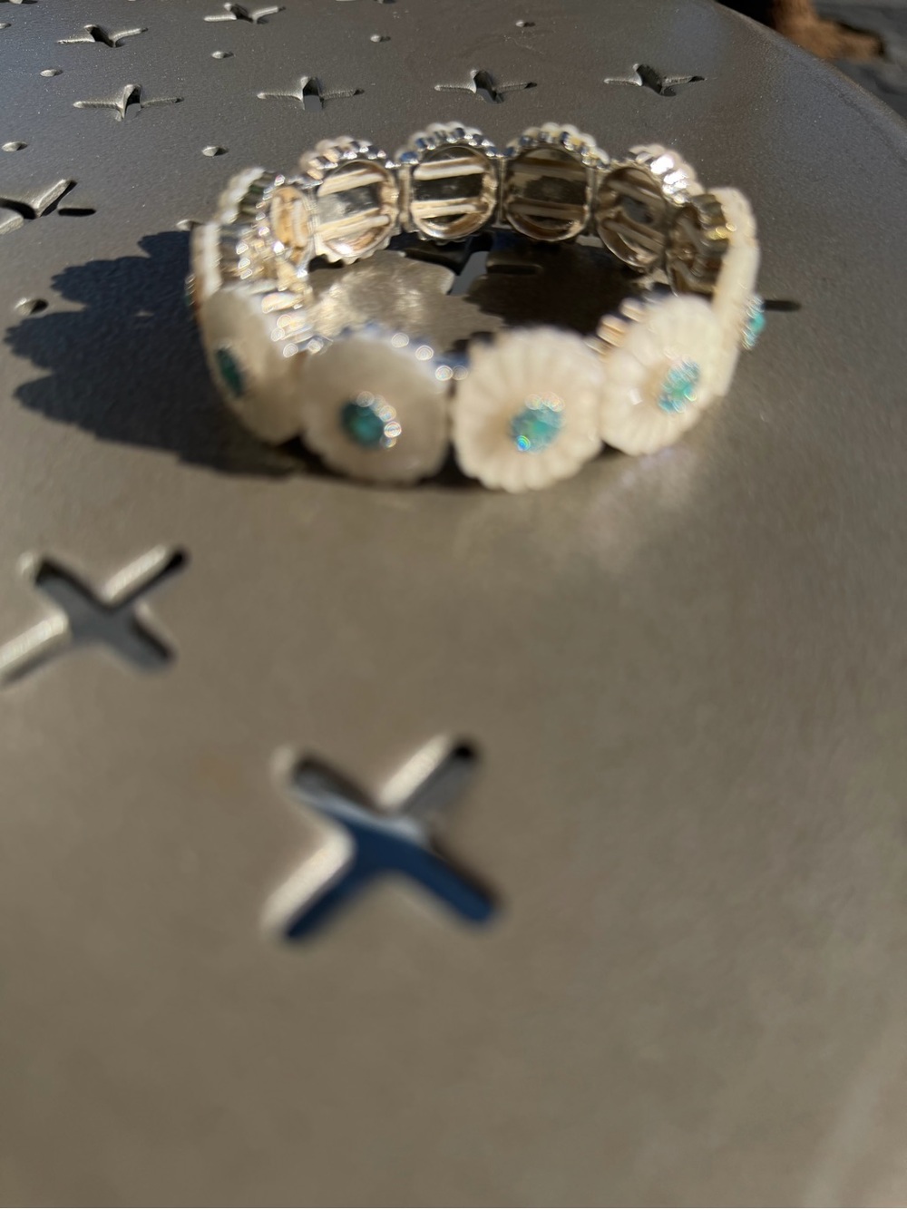 Talbots White Floral Stretch Bracelet with Turquoise Accent